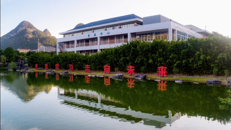 电子科技公司价格对比：揭秘选购背后的逻辑
