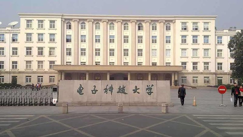 汽车继电器批发市场：上海市场的解析与选购要点**